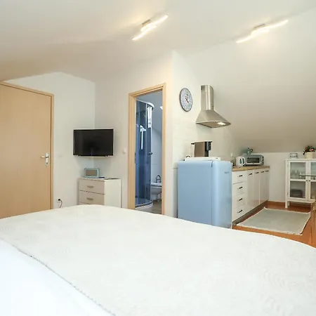 Z&a With Parking Appartement