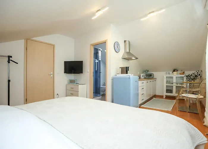 Z&a With Parking Lejlighed