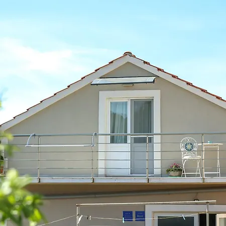 Apartment Z&a With Parking Božava