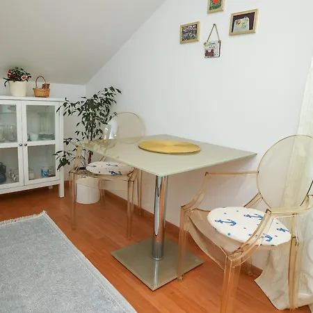 Apartment Z&a With Parking Bozava